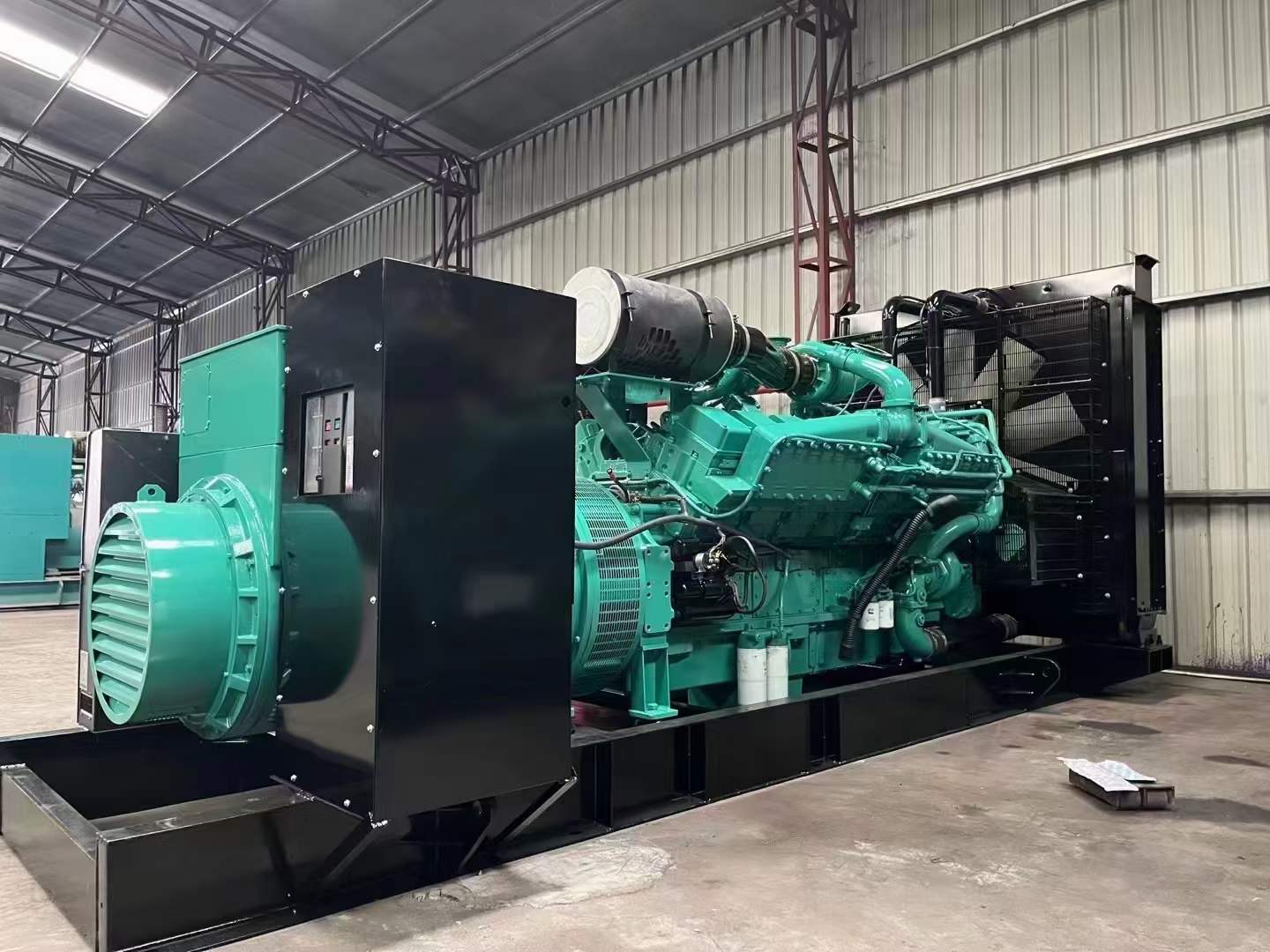 站前如何降低 800kW 柴油发电机输出电流的波动？