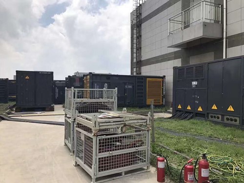 站前除了定期检查，还有哪些方法可以及时发现接触式转速表探头的磨损？