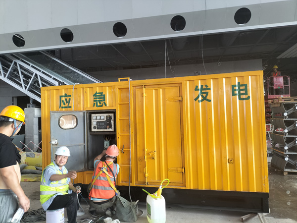 站前怎样判断空气滤清器是否需要更换？